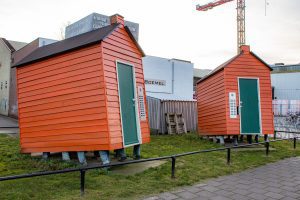 Het kunstwerk Niet Thuis Huizen van Kunstenaars collectief Tilburg Cowboys de Spoorzone in Tilburg	