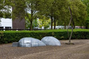 Kunstwerk Zonder Titel van Jan Lemmens op het terrein van Fontys hogescholen in Tilburg 