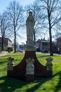 Mariabeeld de schans in de wijk Heikant in Tilburg