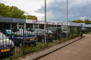 Autobedrijf Gul in de wijk Stokhasselt in Tilburg