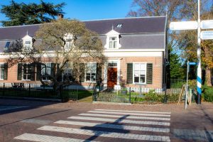 Stichting Heemcentrum 't Schoor in het dorp Udenhout