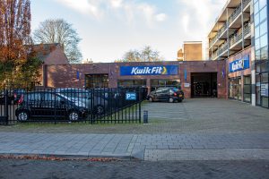 Autoservice KwikFit in de wijk Broekhoven in Tilburg