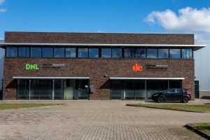Dijkman Elektrotechniek en Dijkman Kunststoffen op bedrijventerrein Loven Noord in Tilburg