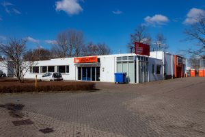 Zeefdrukker De Zeefdrukfabriek op het bedrijventerrein Loven zuid in Tilburg	