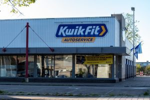 Autoservice KwikFit Tilburg in de Kanaalzone in Tilburg
