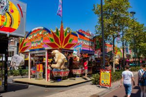 De kermisattractie Pusher Palace van JMJ Roels van Essen op de Tilburgse Kermis