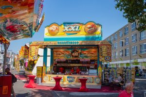 De kermisattractie Snacks van A de Poorter op de Tilburgse Kermis 