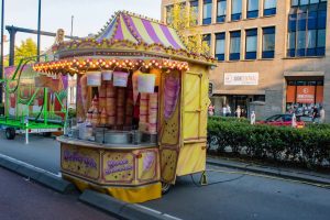 De Kermisattractie Suikerspin van Haitjema Geerdsema op de Tilburgse Kermis