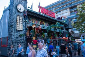 De kermisattractie Thriller van J Lemmerman op de Tilburgse Kermis