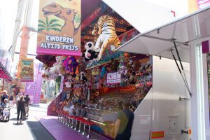 De kermisattractie Derby van F Ropers op de Tilburgse Kermis 