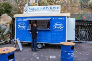 De kermisattractie Broodje Jantje van Bonheur Horeca groep op de Tilburgse Kermis