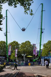 De kermisattractie Air Race Bungee van De Voer op de Tilburgse Kermis van 2019