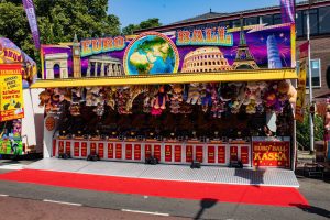 De kermisattractie Euroball van W Brunselaar op de Tilburgse Kermis van 2019