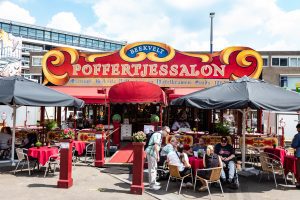 De kermisattractie Poffertjeskraam van Beekveld op de Tilburgse Kermis 