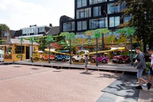 De Kermisattractie Jungle Cars van j. van de Molengraft op de Tilburgse Kermis 