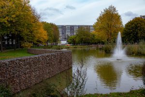 Het Ypelearpark / Stokhasseltpark in de wijk Stokhasselt Stadsdeel Tilburg Noord