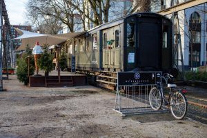 Eetbar De Wagon in de wijk Theresia in Tilburg