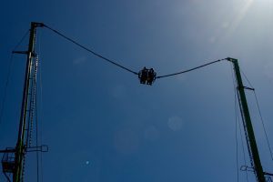 De kermisattractie Air Race Bungee van De Voer op de Tilburgse Kermis van 2019