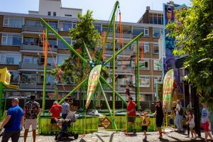 De kermisattractie Jungle Trampoline van Brunsselaar op de Tilburgse kermis