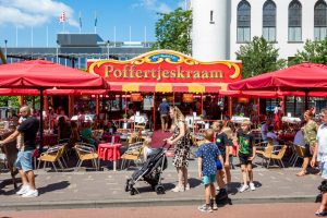 De kermisattractie Poffertjeskraam van Beekveld op de Tilburgse Kermis 