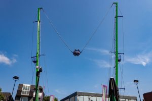 De kermisattractie Air Race Bungee van De Voer op de Tilburgse Kermis van 2019