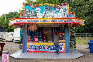 De kermisattractie Cotton Candy Suikerspin op de budgetkermis van Tilburg