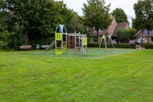 Speeltuin Bereklauw in het dorp Udenhout