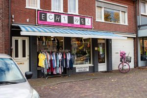 Lingeriewinkel Echt Wel bij ons Kaat in het dorp Udenhout