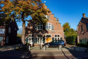 Het Hotel Schapendonk - van Gool in het dorp Udenhout