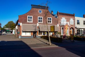 Bakkerij en delicatessen winkel Leo Geerts in het dorp Udenhout