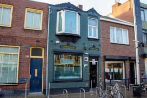 Coffeeshop Toermalijn in de wijk Theresia in stadsdeel Oud-Noord