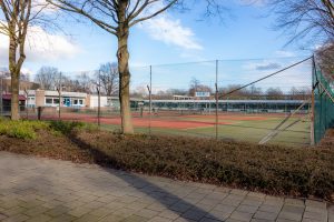 Tennisclub 't zand in de buurt Luchthavenbuurt oost in de wijk Het Zand in stadsdeel Tilburg West in Tilburg