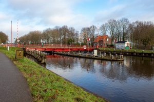 De brug van de Oisterwijksebaan over het Wilhelminakanaal