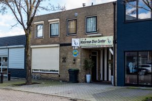 Duikwinkel Waterman Dive Center op bedrijventerrein Loven zuid in Tilburg