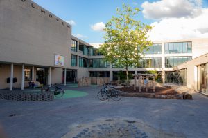 Basisschool Koolhoven en kinderopvang Koolhoven in de wijk Koolhoven in Tilburg