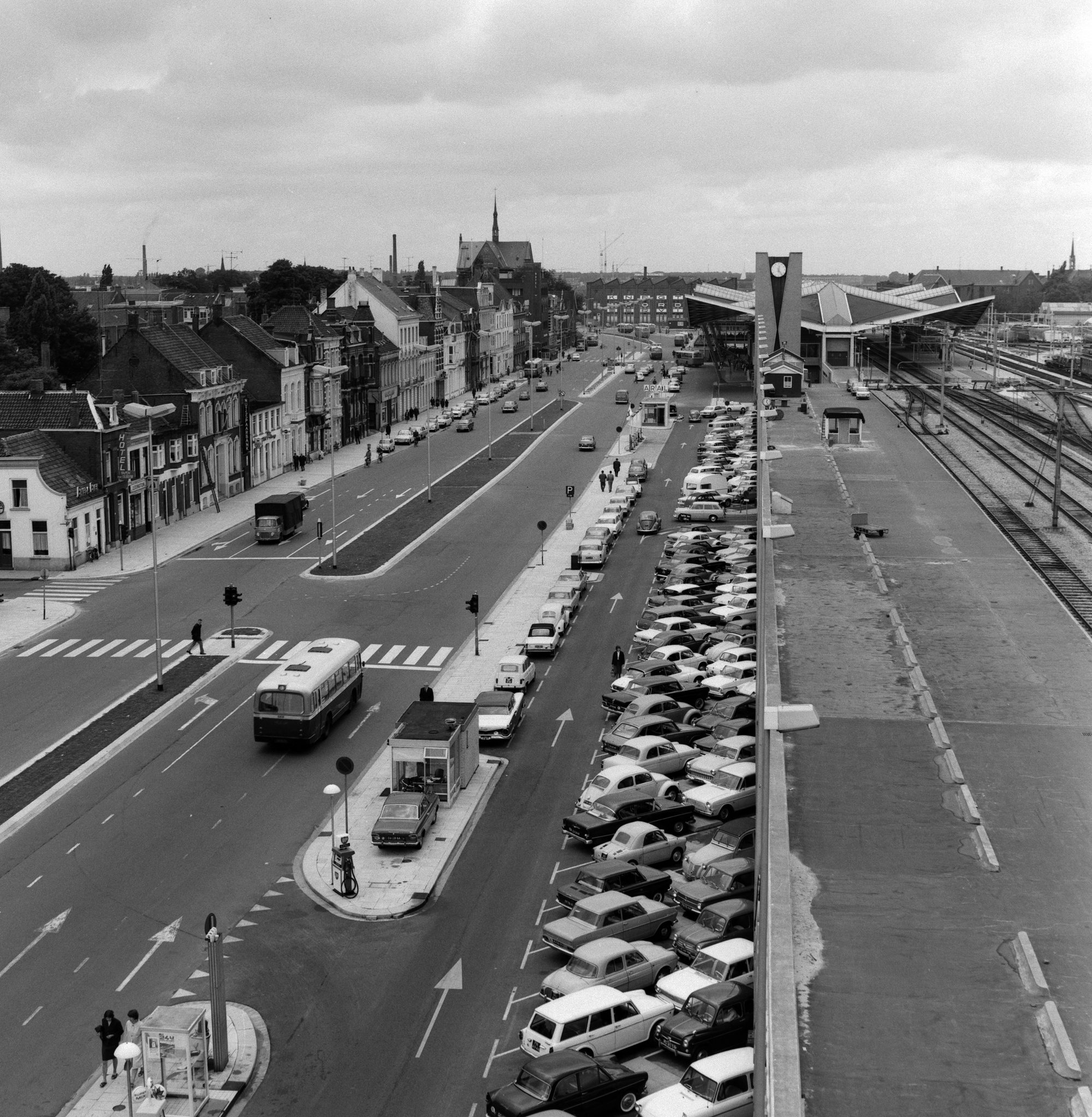 Regionaal Archief TIlburg - Fotograaf Frans van Aarle - Juni 1966 - Station Tilburg
