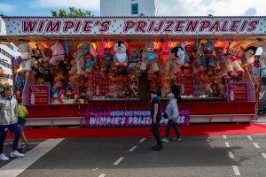 Kermisattractie Wimpie's Prijzenpaleis Flessenspel