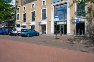 De Invaliden parkeerplaats NS-Plein