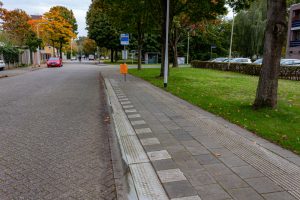 Bushalte Bachlaan in de buurt lijnse hoek oost in stadsdeel Tilburg-Noord