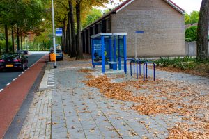 Bushalte Beethovenlaan in buurt Heikant zuid-oost in Tilburg Noord