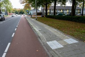 De bushalte Mahlerstraat in de buurt Heikant-West in stadsdeel Tilburg-Noord