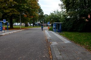 De bushalte Von Weberstraat in de buurt lijnse hoek west in stadsdeel Tilburg-Noord