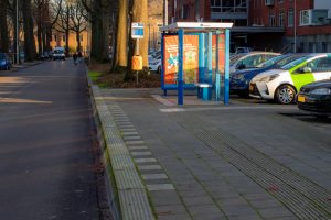 De bushalte Trouwlaan in de wijk Oerle in Tilburg