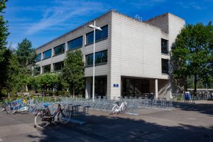 Het Warande gebouw op de Universiteits Campus in Tilburg