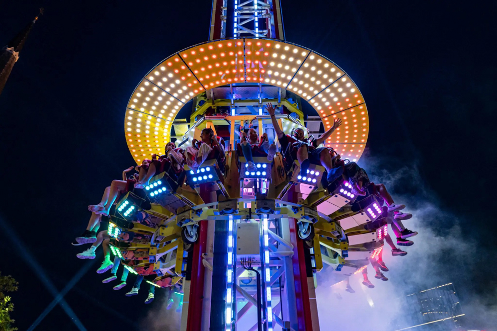 De Tilburgse Kermis 2022 in de avond