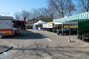 De weekmarkt van de Heyhoef in Tilburg