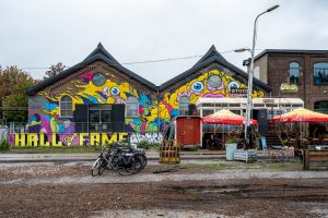 Cultuurfabriek Hall of Fame in Tilburg met Streetart Bartkira van Erik Veldmeijer op de muur