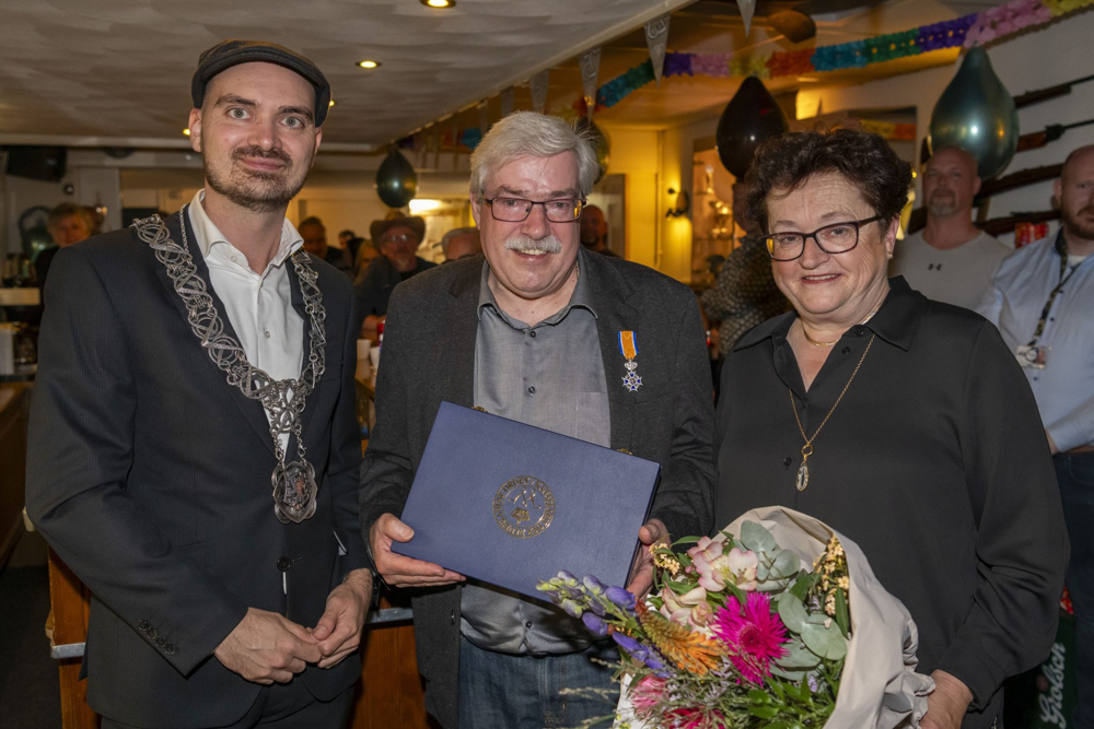 Koninklijke onderscheiding voor Mari op t Hoog